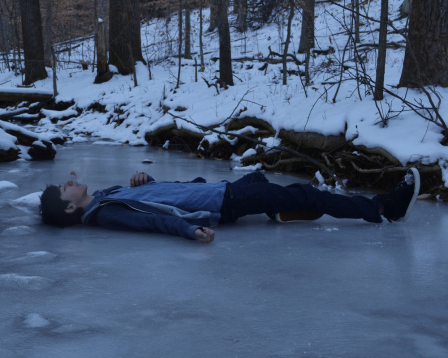 Daniel Estrada froid dormir sur la glace.png