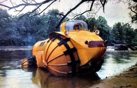 Rhino 1954 1957 Aghnides Amphibious Roller le sous-marin jaune.jpg, janv. 2020