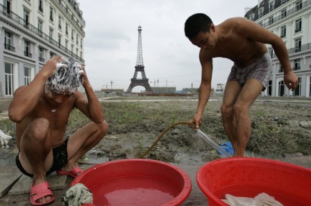 paris_chine_tour_eiffel_bienvenue.jpg