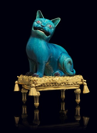 A Louis XV Ormolu-mounted Chinese Turquoise-Glazed Porcelain Cat The Porcelain Qianlong 1736-1795 le sourire du chat.jpg, sept. 2021