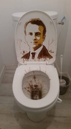 Vivi Mac Macron Ma crotte.jpg