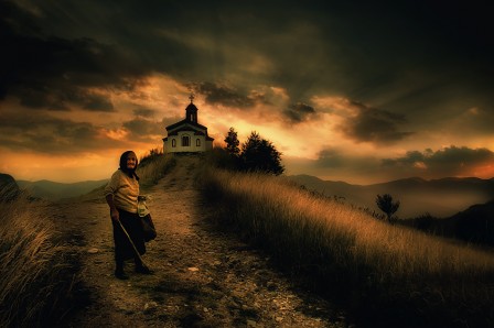 Albena_Markova_Tais_chapelle_montagne.jpg