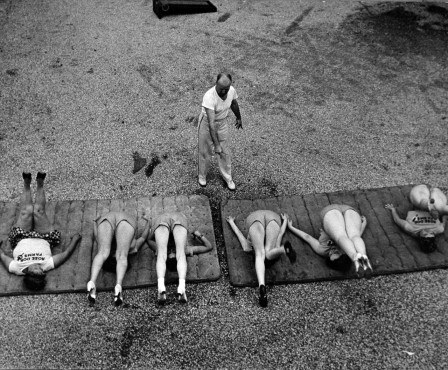 Alfred_Eisenstaedt_sport_gym_coach_bienvenue.jpg