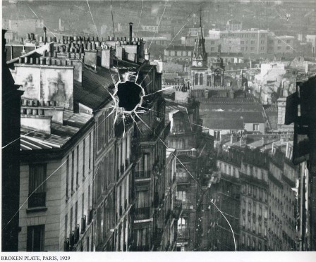 Andre_Kertesz_Paris_1929_bonjour.jpg