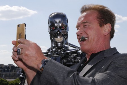 Arnold Schwarzenegger terminator selfie.jpg