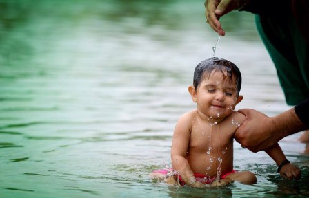 Atikur_Rahman_douche_liquide_pluie.jpg