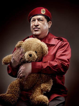 Chunlong_Sun_dictateur_Hugo_Chavez_ours_peluche_anniversaire.jpg