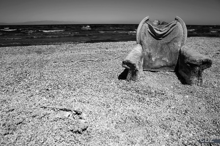 Claude Dussez un fauteuil sur la plage.jpg