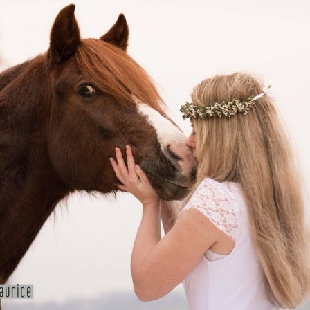 Daniel_W._Bittner_baiser_cheval_anniversaire.jpg