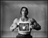 Elliott_Erwitt_1977_Schwarzeneger_musculation_image_de_soi.jpg