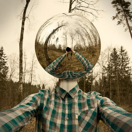 Erik_Johansson_tete_sphere_couverture.jpg