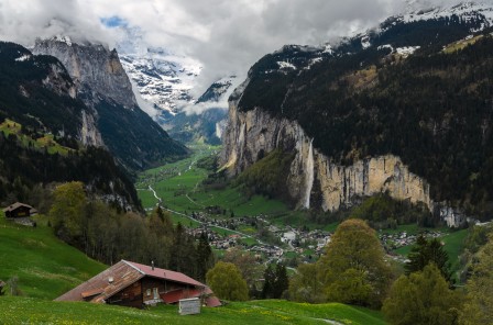 Erik_Zollner_village_de_montagne.jpg