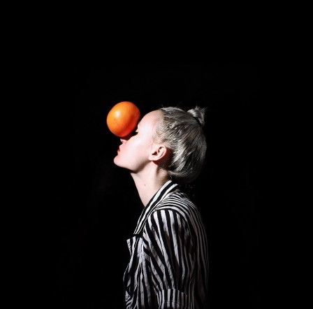 Flora_Borsi_orange_nuit.jpg