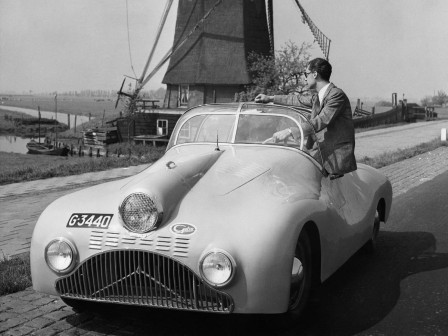 Gatso_400_1946_voiture_Hollande.jpg