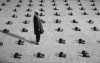 Gilbert_Garcin_defile.jpg