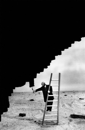 Gilbert_Garcin_khol_rideau.jpg