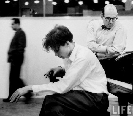 Glenn Gould 1955 photographed by Gordon Parks.jpg