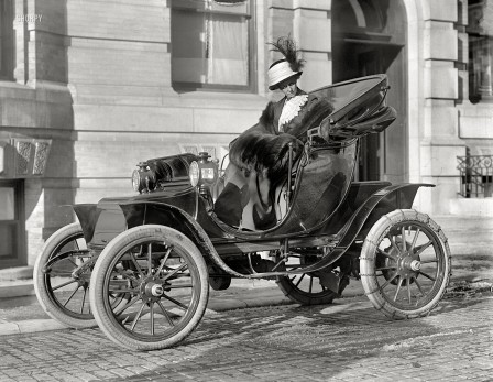 Harris_Ewing_femme_voiture_bienvenue.jpg