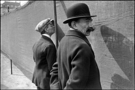 Henri_Cartier-Bresson_police_espionnage.jpg