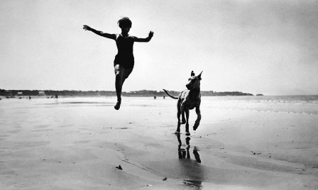 Jacques-Henri_Lartigue_bonjour_chien.jpg