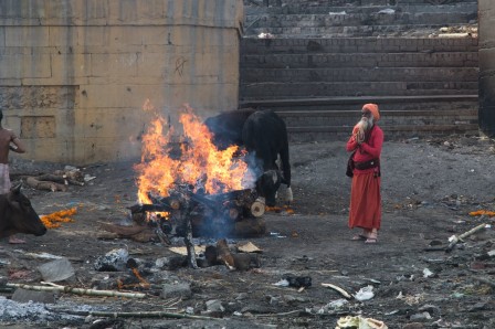 Joel Graham feu Inde Gange.jpg