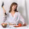 Julia_Napolskaya_cuisiner_salade_tomate_hache_violence_ete_mixer.jpeg