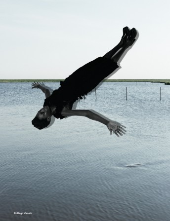 Kinee_Diouf_by_Viviane_Sassen_le_plongeon.jpg