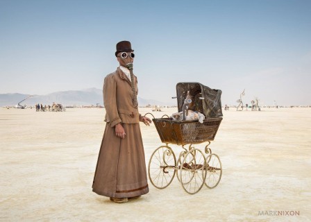 Mark Nixon pollution la promenade avec bébé.jpg