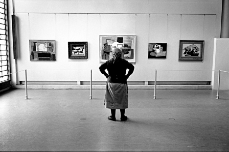 Micha_Bar_Am_Picasso_exhibition_in_the_Tel_Aviv_Museum_Israel_1966.png