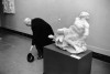 Nils_Jorgensen_statue_coup_de_pied_bienvenue.jpg