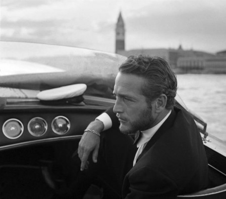 Paul_Newman_boating_in_Venice_during_a_film_festival__1963__Venise_barbe_bonjour.jpg