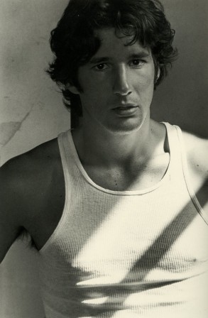 Richard_Gere_1977_poil_aisselle.jpg