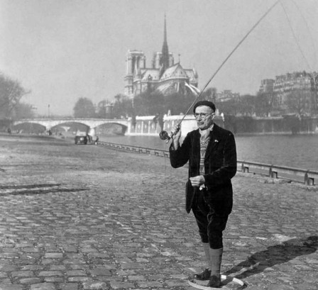 Robert Doisneau tourner le dos à la seine.jpg