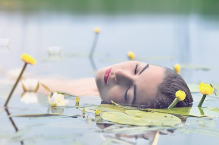 Roman Lipiński visage dans l'eau.jpg