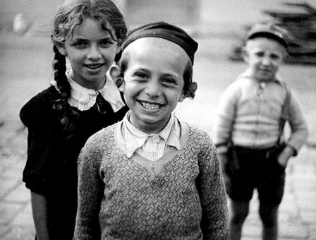 Roman_Vishniac_1940_enfant_juif_guerre.jpg