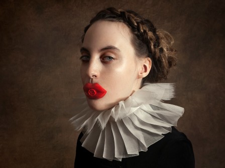 Romina Ressia bouche gonflable.jpg