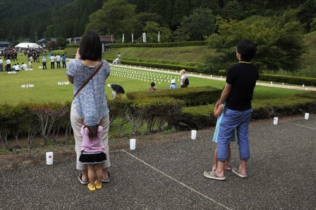 Ryosuke_Takamura_regarde_le_monde.jpg