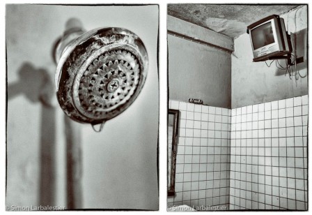 Simon_Larbalestier_room_25_bangkok_douche_couverture.jpg