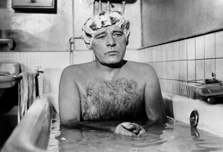 Terry_O_Neill_Richard_Burton_bain_liquide.jpg