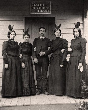 The Jack Rabbit Club” circa 1890 lapin de pâques.jpg