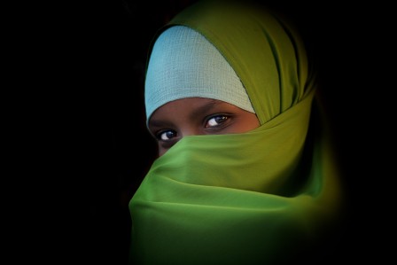 Trevor_Cole_jeune_fille_Somalie_voile_vert.jpg