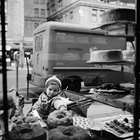 Vivian_Maier_gateau_anniversaire.jpg