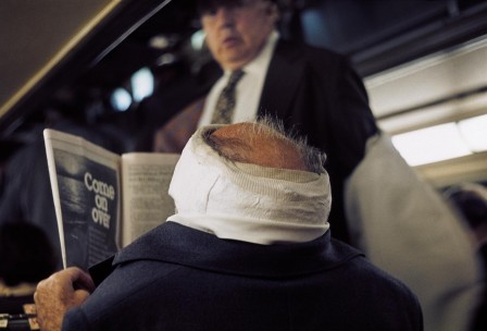 Vivian_Maier_je_me_tiens_au_courant_de_l_actualite_couverture.jpg