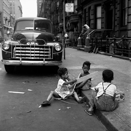 Vivian Maier jouer.jpg