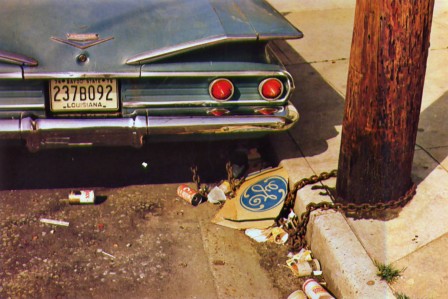 William_Eggleston_voiture_antivol_vol.jpg