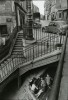 Willy_Ronis_enfant_rue_jouer_bienvenue.jpg