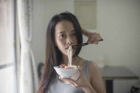 Yung Cheng Lin 3cm manger épaule bon appétit.jpg