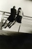 Yutaka_Yamamoto_Deux_elegantes_dans_la_houle_1980_vent.jpg