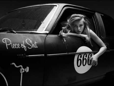 femme_666_voiture_couverture_bienvenue.jpg