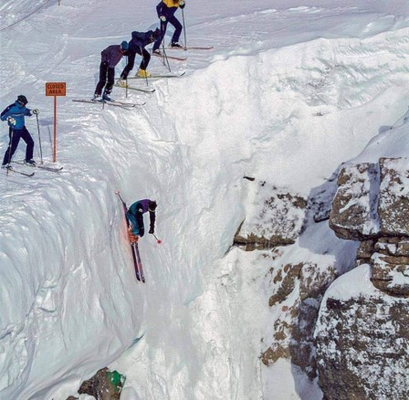 jackson hole corbet's couloir ski premier couloir à droite.jpg